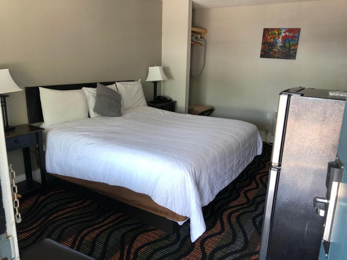 Country Town N' Suites ガトリンバーグ エクステリア 写真