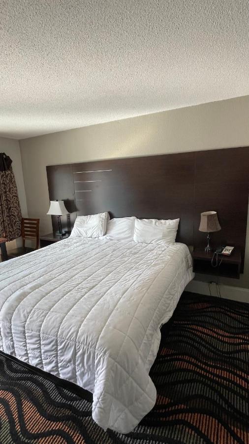 Country Town N' Suites ガトリンバーグ エクステリア 写真