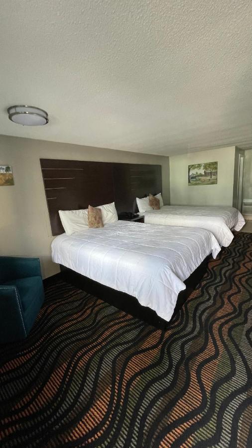Country Town N' Suites ガトリンバーグ エクステリア 写真