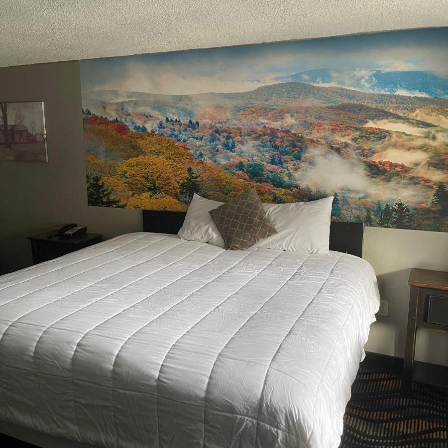 Country Town N' Suites ガトリンバーグ エクステリア 写真