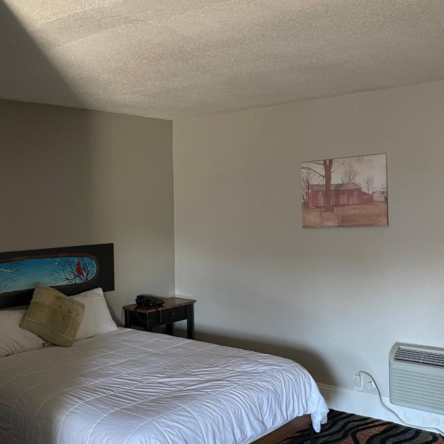 Country Town N' Suites ガトリンバーグ エクステリア 写真