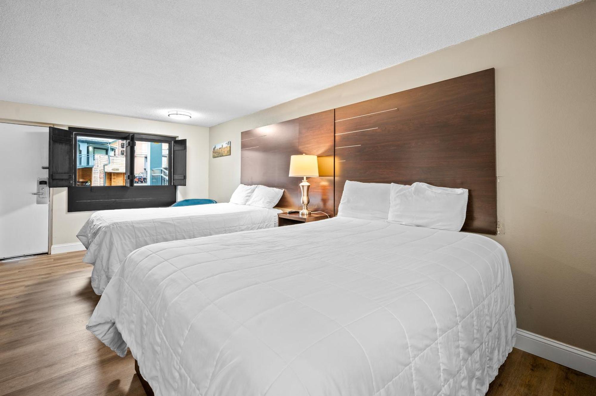 Country Town N' Suites ガトリンバーグ エクステリア 写真