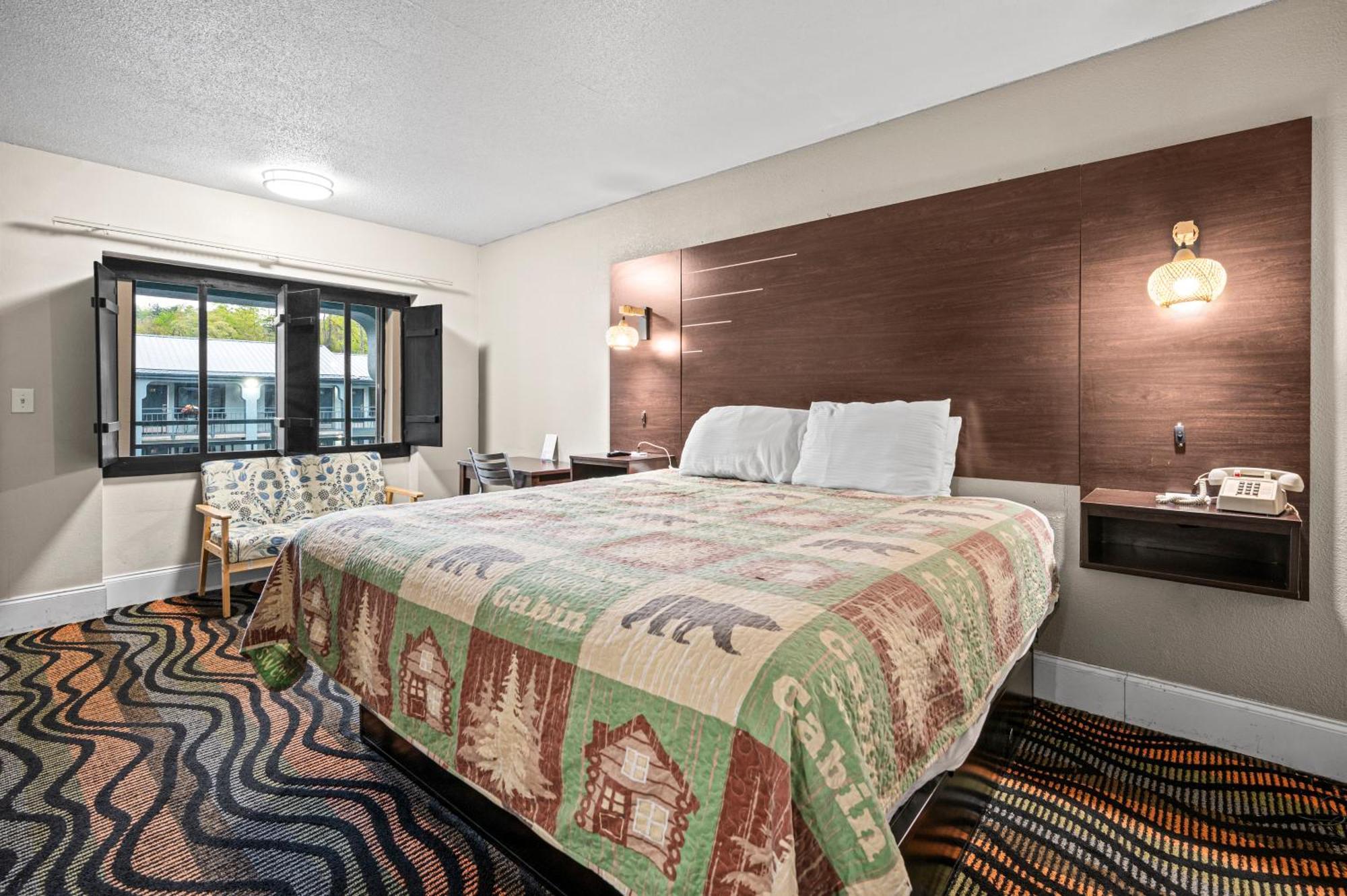 Country Town N' Suites ガトリンバーグ エクステリア 写真