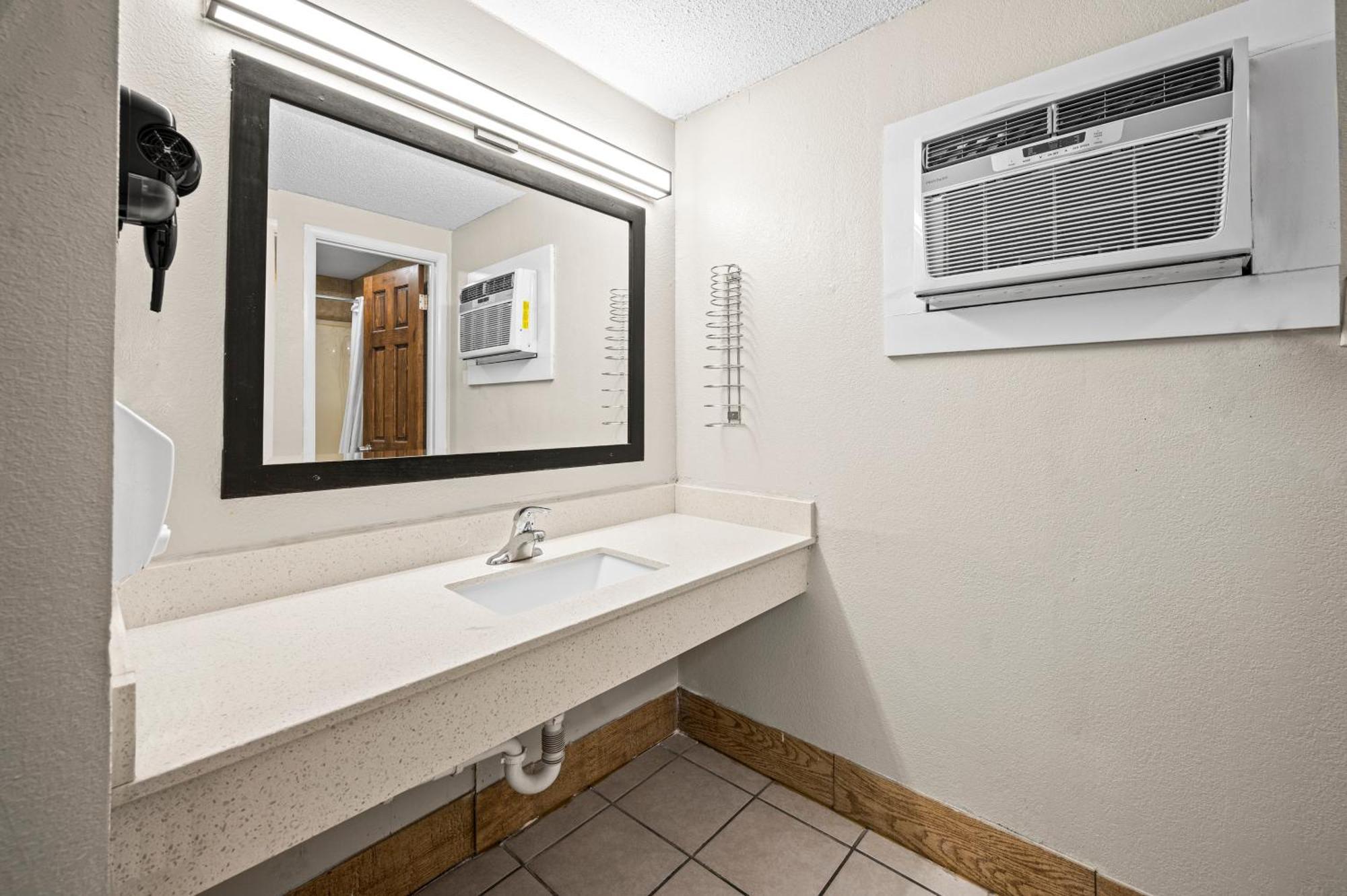 Country Town N' Suites ガトリンバーグ エクステリア 写真