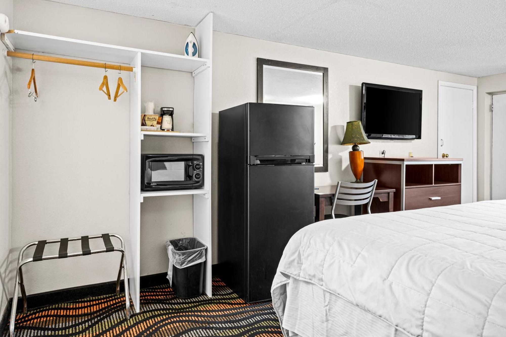 Country Town N' Suites ガトリンバーグ エクステリア 写真